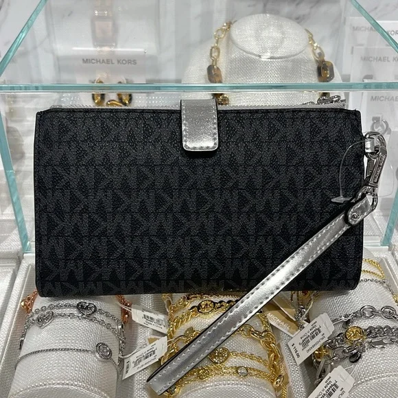 Michael Kors JST Lg Embellished Signature Logo Wristlet Wallet Phone Patches NWT - Picture 6 of 16